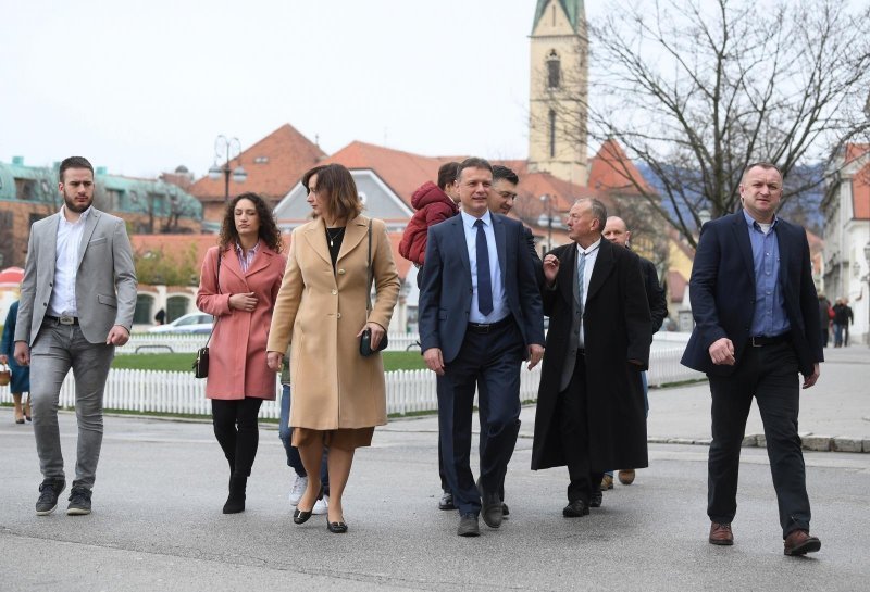 Premijer i predsjednik Sabora na središnjem euharistijskom slavlju u katedrali