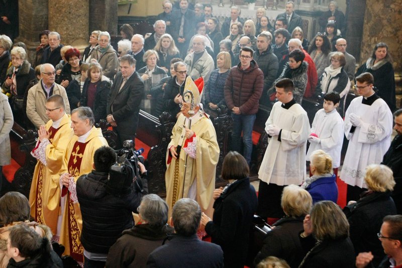 Rijeka: Euharistijsko slavlje povodom Uskrsa u katedrali sv. Vida