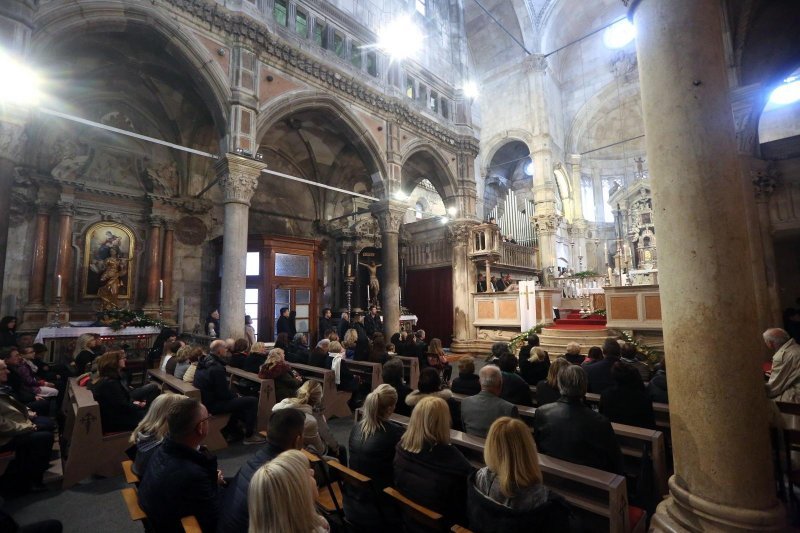 Šibenik: Biskup Tomislav Rogić na Uskrs predvodio središnje euharistijsko slavlje u katedrali