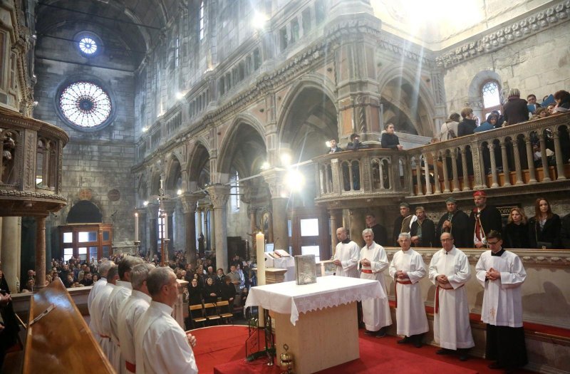 Šibenik: Biskup Tomislav Rogić na Uskrs predvodio središnje euharistijsko slavlje u katedrali