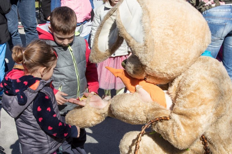 Osijek: Brojne obitelji na Uskrsni ponedjeljak posjetile Zoološki vrt