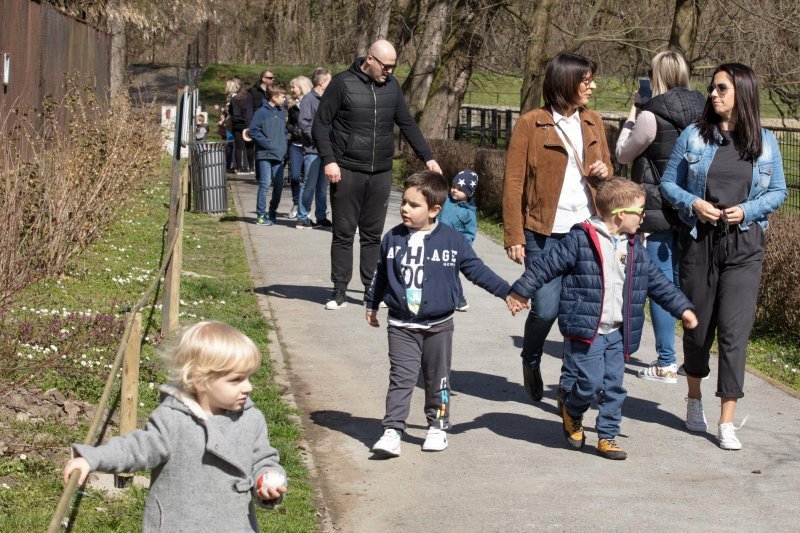 Osijek: Brojne obitelji na Uskrsni ponedjeljak posjetile Zoološki vrt