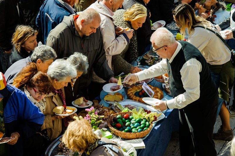 Šibenik: Tradicionalni Uskrsni doručak na Trgu Petra Šubića