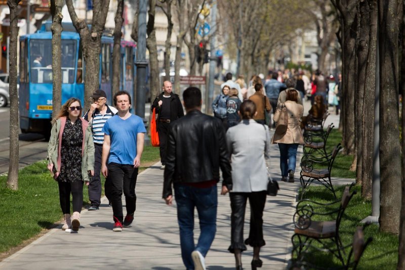 Zagreb: Lijep proljetni dan mnogi su iskoristili za šetnju i uživanje na suncu