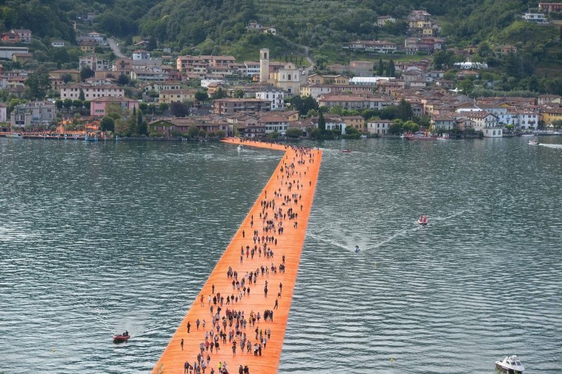 The Floating Piers, Iseo, Italija, 2016.