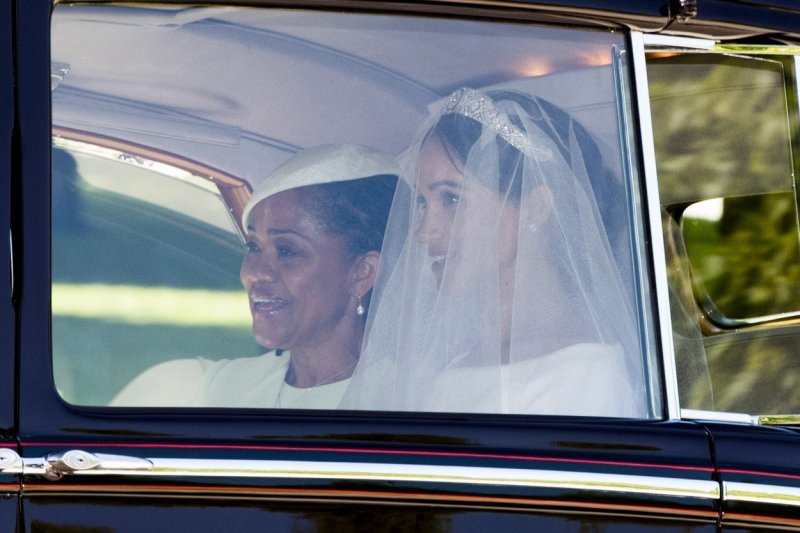 Meghan Markle dolazi u crkvu na vjenčanje s princem Harryjem