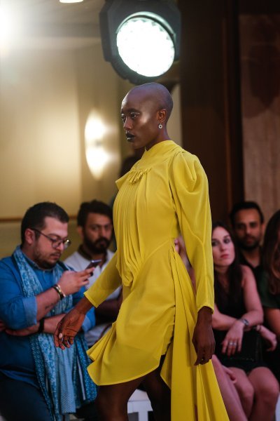 Revija Krie Designa na Arab Fashion Weeku