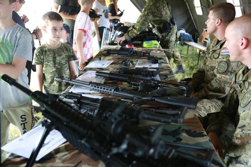 Vojska prezentirala naoružanje i opremu povodom Dana OSRH