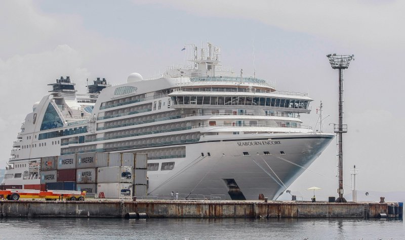 Kruzer Seabourn Encore u Rijeci