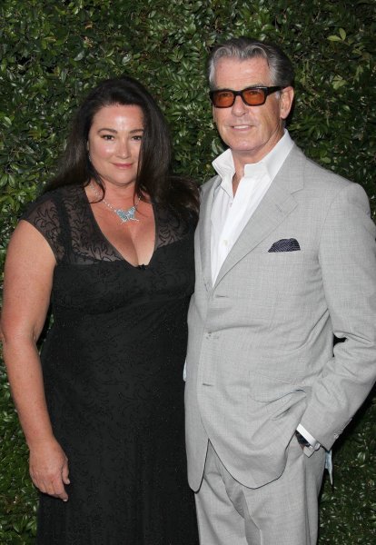 Pierce Brosnan i Keely Shaye Smith