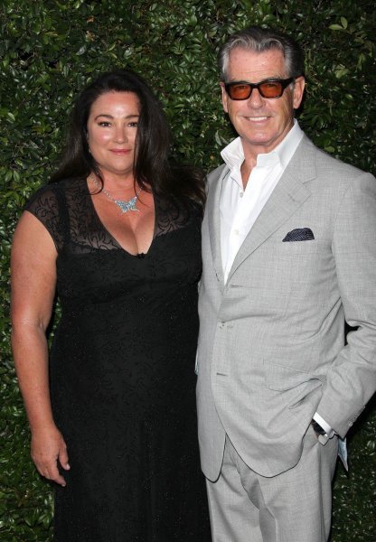 Pierce Brosnan i Keely Shaye Smith