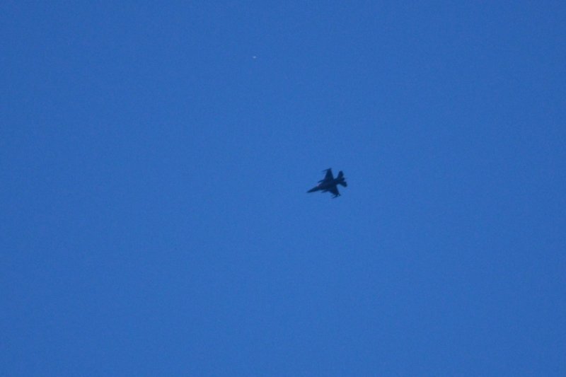 NATO-ov zrakoplov na nebu iznad Pule