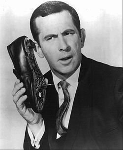 Get Smart (1965-1970) – telefon na cipeli