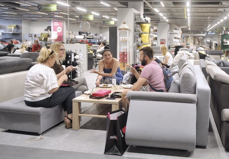 Predstavljanje poslovnice austrijskog lanca trgovina namještaja Momax