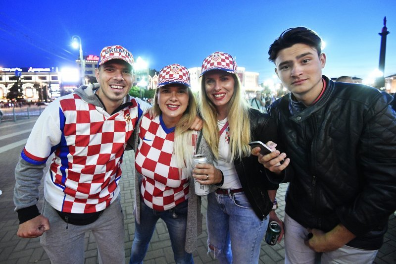 Hrvatski navijači na Trgu pobjede u Kalinjingradu