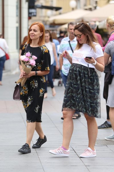 Ulična moda na špici uoči prvog nastupa naše reprezentacije u Rusiji