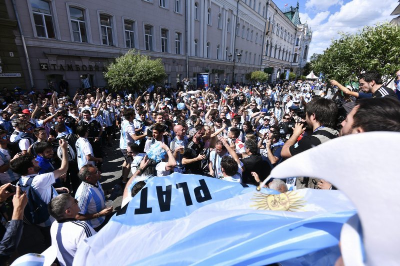 Navijači u gradu prije utakmice Hrvatska - Argentina