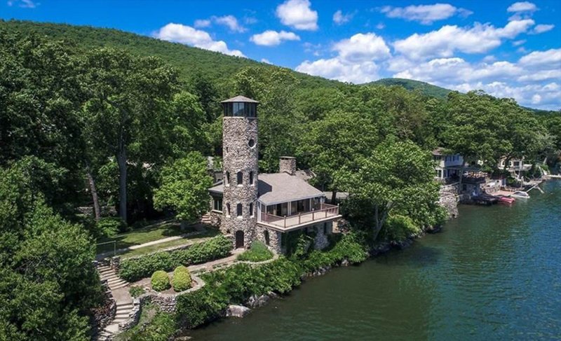 Igrač bejzbola Derek Jeter prodaje svoj raskošni dom u stilu dvorca