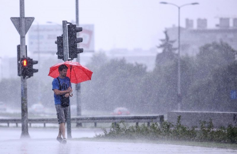 Zagreb: Ljetni pljusak potopio gradske ulice i nogostupe