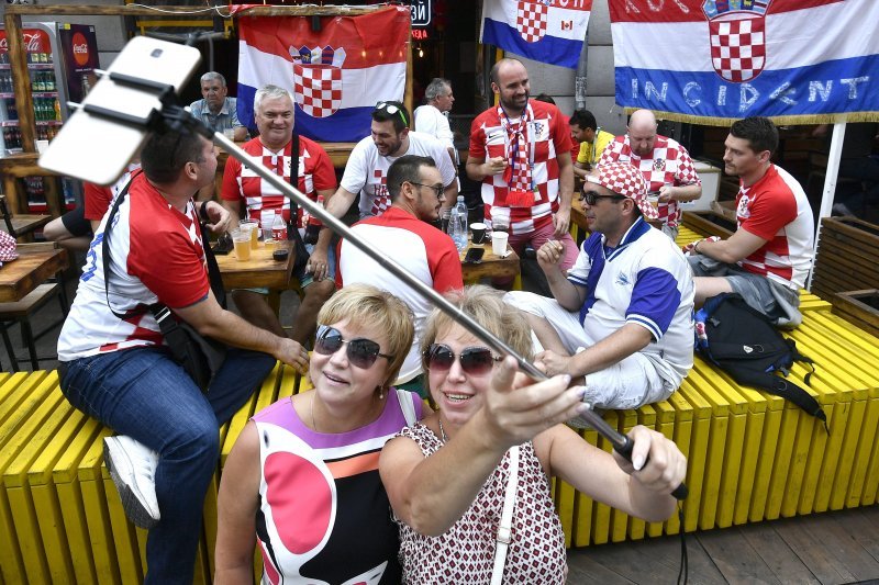 Navijači u Nižnji Novgorodu prije utakmice s Danskom