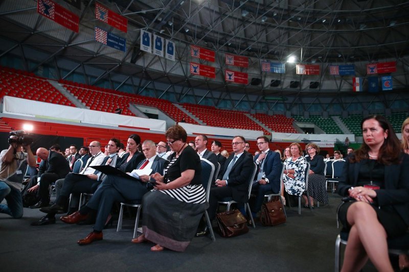 Na ročištu o nagodbi pojavilo se tek par stotina vjerovnika Agrokora