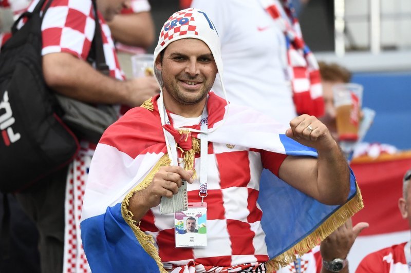 Navijači na stadionu u Sočiju, Hrvatska - Rusija