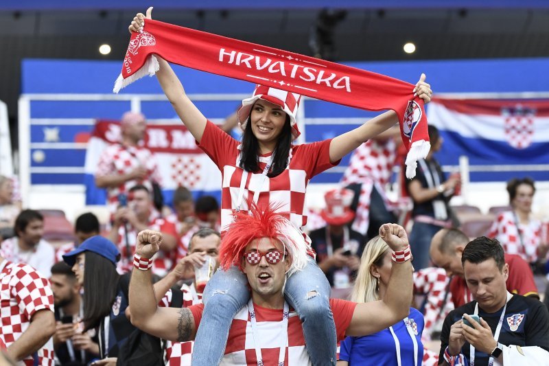 Navijači na stadionu Lužnjiki, Hrvatska - Engleska