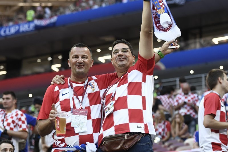 Navijači na stadionu Lužnjiki, Hrvatska - Engleska