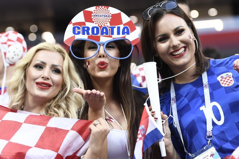 Hrvatski navijači na tribinama stadiona Lužnjiki