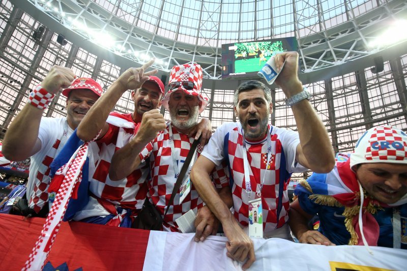 Navijači na stadionu Lužnjiki, Hrvatska - Engleska