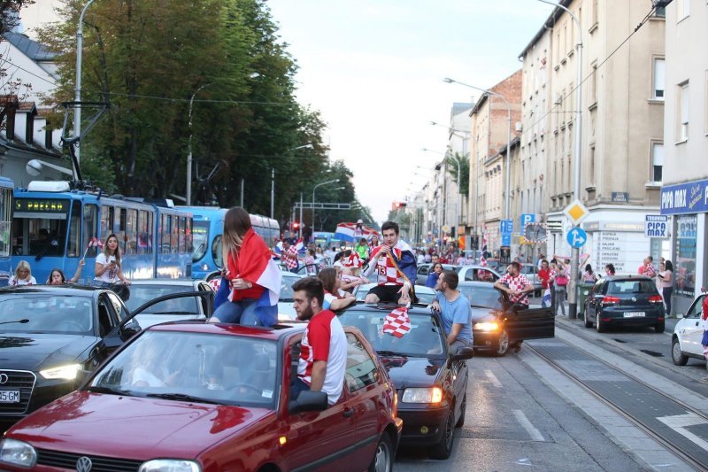 Zagreb: Navijači blokirali Maksimirsku ulicu