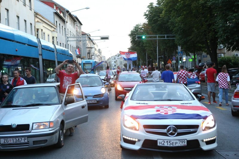 Zagreb: Navijači blokirali Maksimirsku ulicu