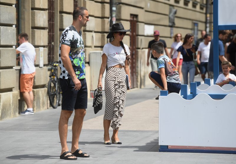 Olja i Igor Vori u šetnji gradom