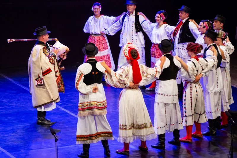 Folklorni ansambl Lado održao koncert na tvrđavi Revelin