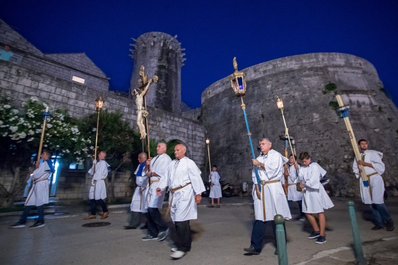 Procesija povodom proslave sv. Todora na Korčuli