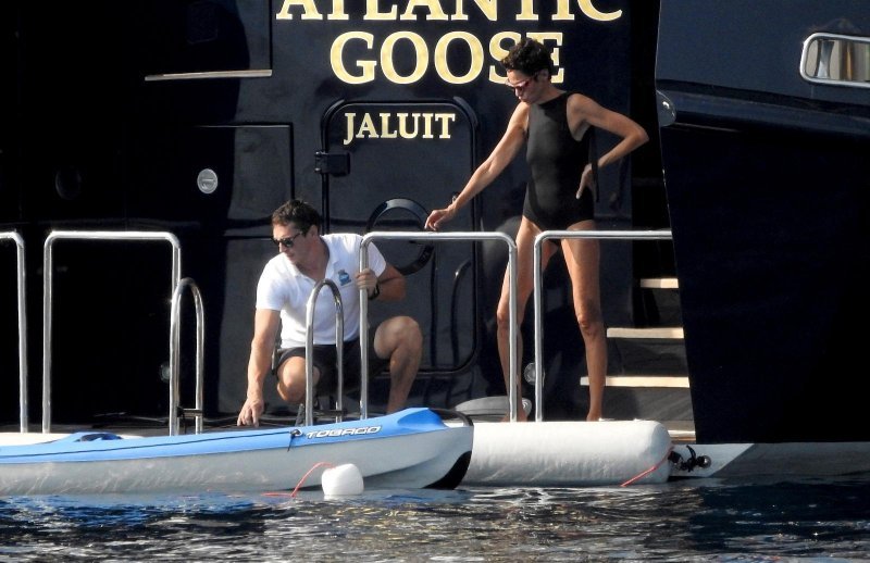 Naomi Campbell u društvu prijatelja plovi Jadranom
