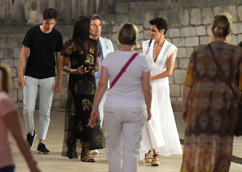 Nakon uživanja na jahti, Naomi se s prijateljima prošetala Dubrovnikom i uživala u večeri