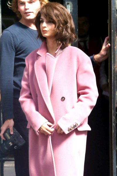 Emily Ratajkowski kao Jackie Kennedy