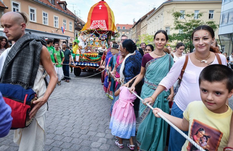 Indijski festival kočija ili Ratha-yatra na ulicama Zagreba