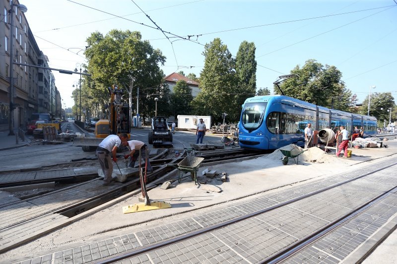 Radovi na zamjeni tramvajskih tračnica na križanju Ilice i Ulice Republike Austrije