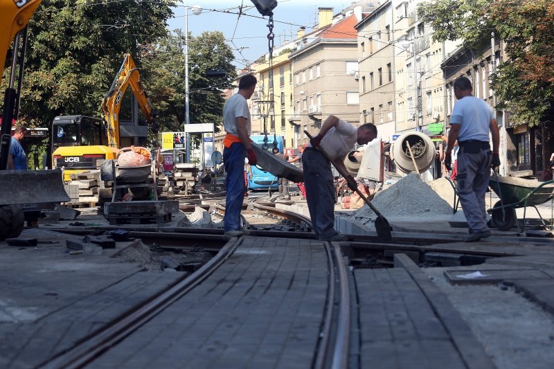 Radovi na zamjeni tramvajskih tračnica na križanju Ilice i Ulice Republike Austrije