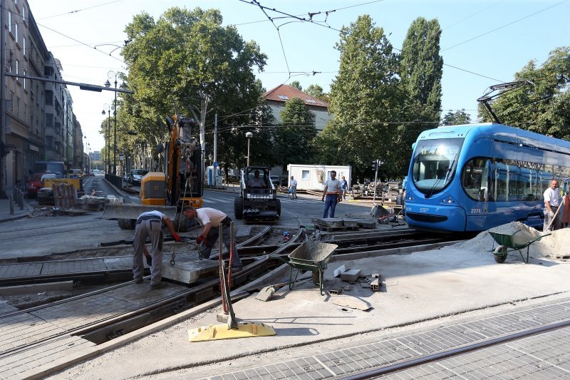 Radovi na zamjeni tramvajskih tračnica na križanju Ilice i Ulice Republike Austrije