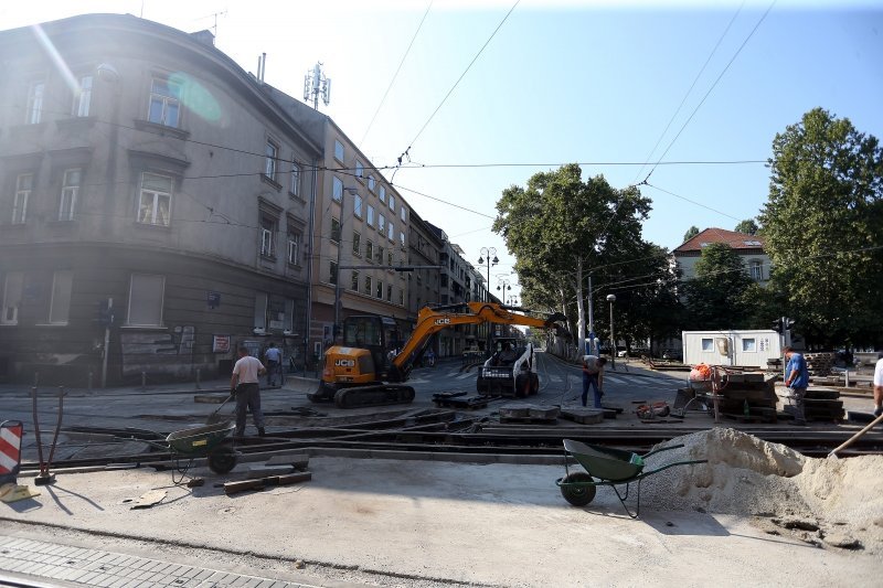 Radovi na zamjeni tramvajskih tračnica na križanju Ilice i Ulice Republike Austrije