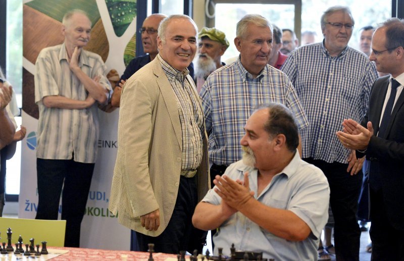 Šahovska simultanka Garryja Kasparova u Sesvetama