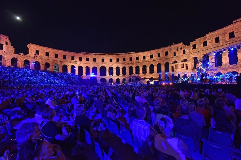 Stjepan Hauser s prijateljima održao koncert u Areni