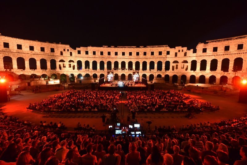 Stjepan Hauser s prijateljima održao koncert u Areni