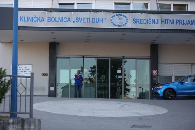 Policija odvodi Marina Kameničkog iz bolnice KB Sveti Duh