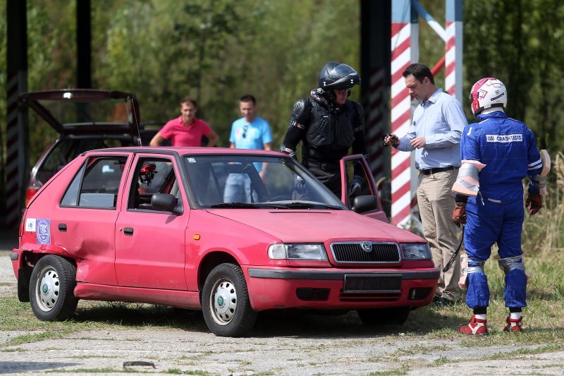 Crash testovi udara u pješaka i drugo vozilo u sklopu kampusa na Borongaju