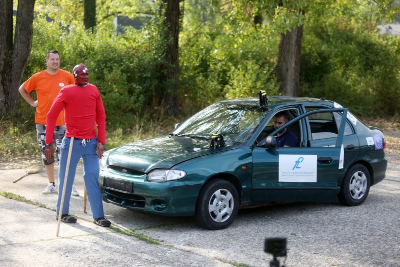 Crash testovi udara u pješaka i drugo vozilo u sklopu kampusa na Borongaju