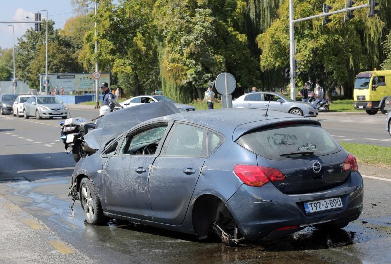 Frontalni sudar na Aleji Bologne